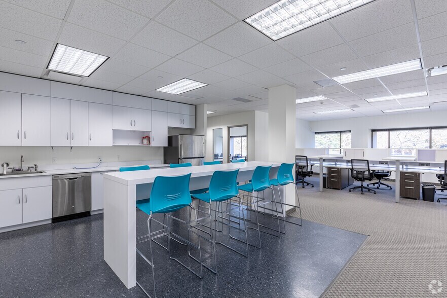 More Photos Of 101 Merritt Blvd, Trumbull Office For Lease