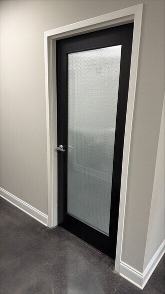 More Photos Of 6223 Highland Place Way, Knoxville Office For Lease