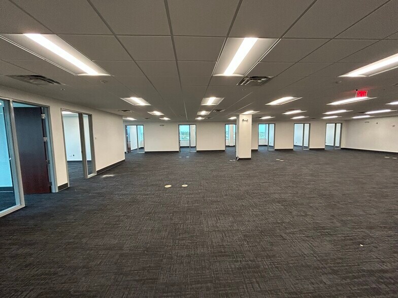 More Photos Of 4600 Touchton Rd E, Jacksonville Office For Lease