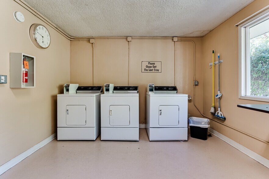 More Photos Of 5477 Donald St, Eugene Apartments For Sale