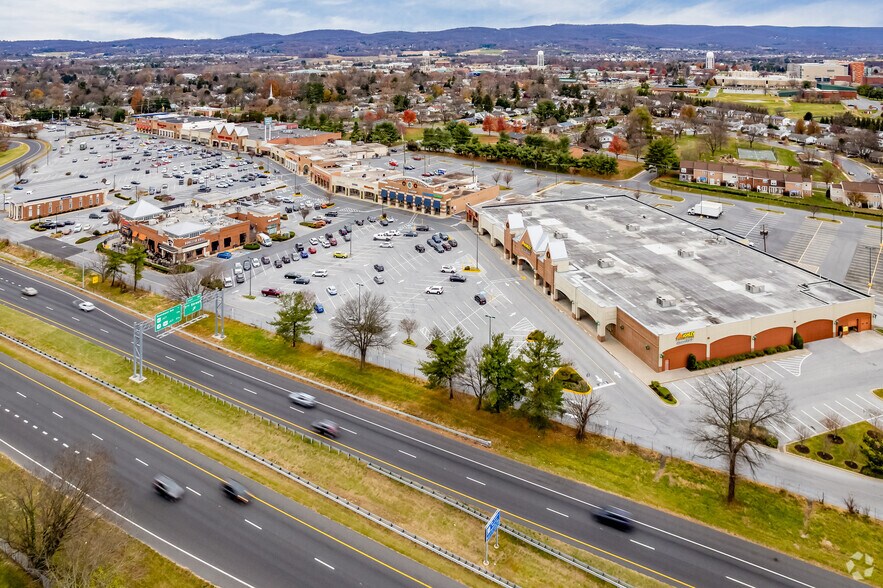 More Photos Of 1305 W 7th St, Frederick Unknown For Lease