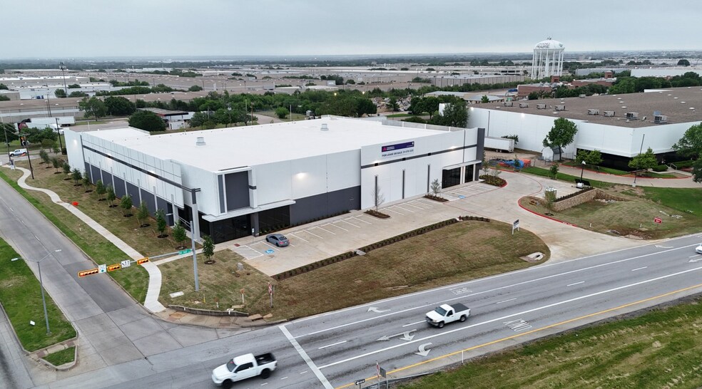 More Photos Of 2322 N State Highway 360, Grand Prairie Warehouse For Sale