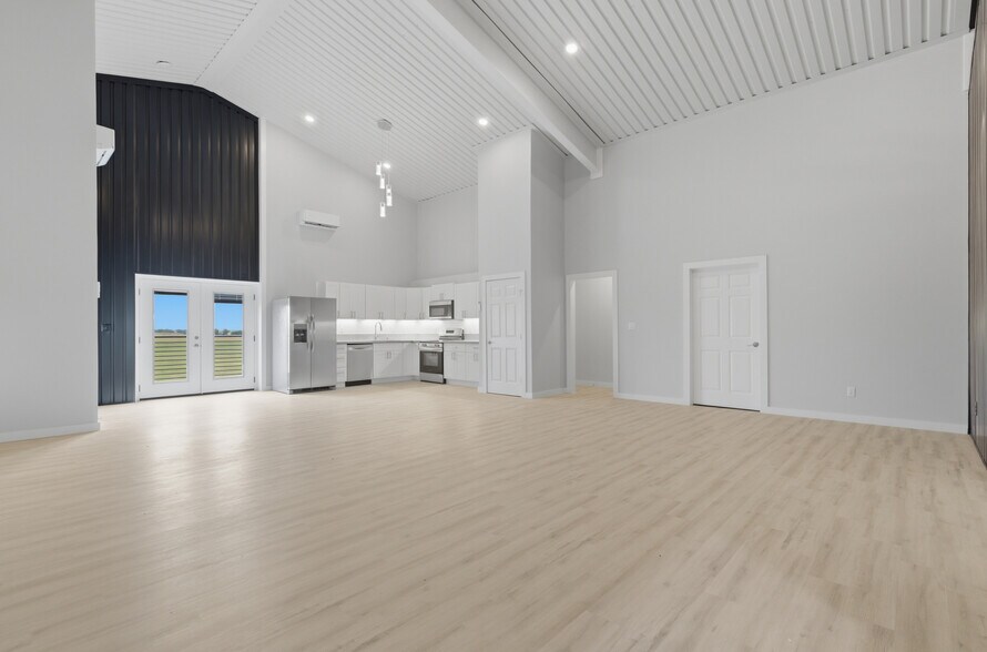More Photos Of 15850 Salado Airport Rd, Salado Airplane Hangar For Sale