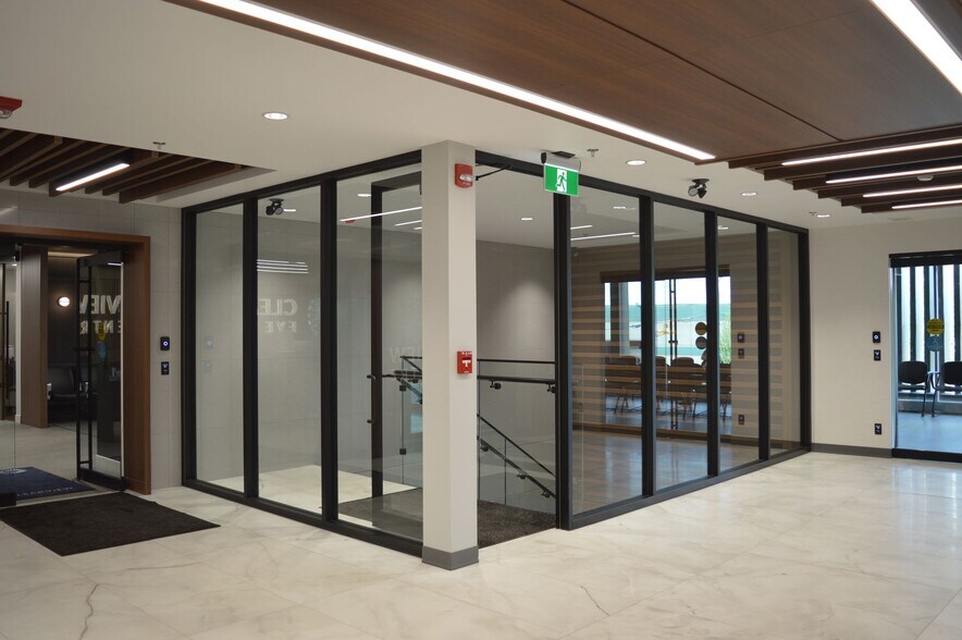 More Photos Of 1035 64th Av SE, Calgary Medical For Lease