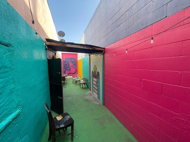 More Photos Of 8554 Washington Blvd, Culver City Bar For Sale