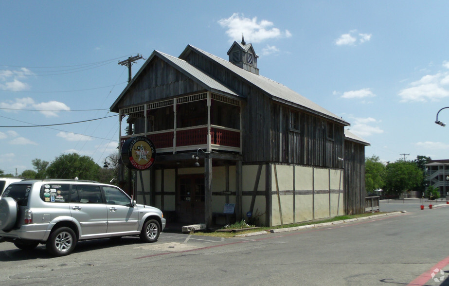 Primary Photo Of 1243 Gruene Rd, New Braunfels General Retail For Sale