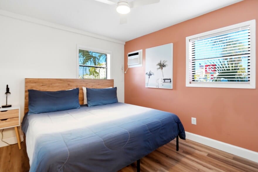 More Photos Of 11965 Gulf Blvd, Treasure Island Hotel For Sale