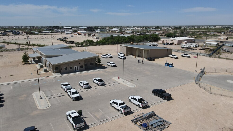 More Photos Of 2484 Betty ave, Monahans Warehouse For Sale