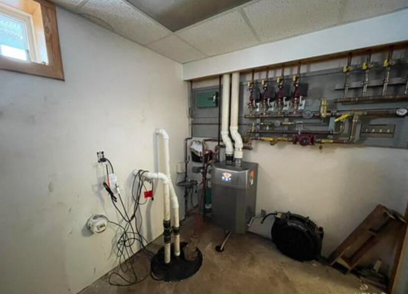 More Photos Of 100 Axle Dr, Caspian Service For Sale