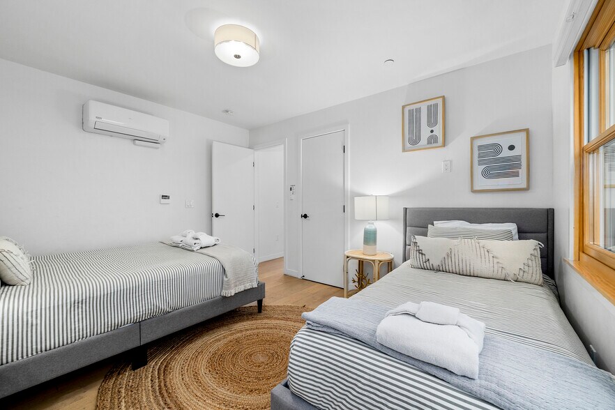 More Photos Of 208-210 Capitola Ave, Capitola Storefront Retail Residential For Sale