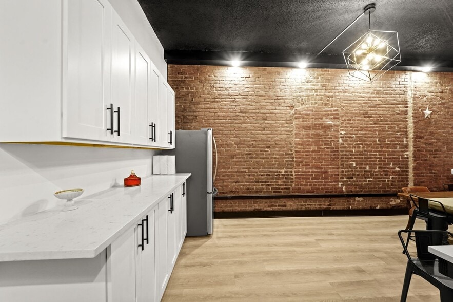 More Photos Of 136 Court St, Binghamton Apartments For Sale