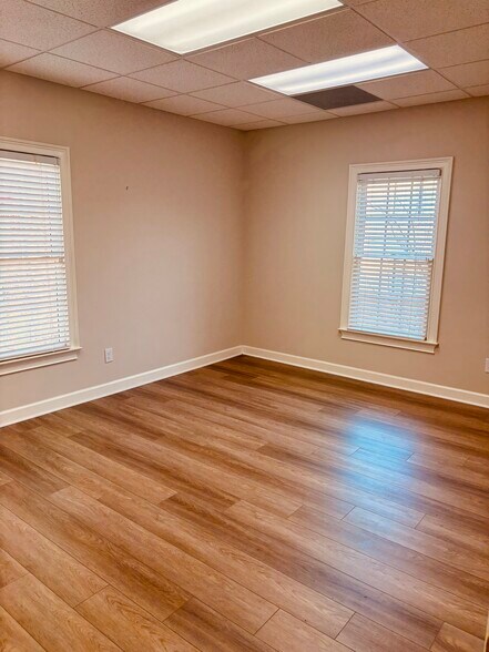 More Photos Of 292 S Main St, Alpharetta Office For Sale