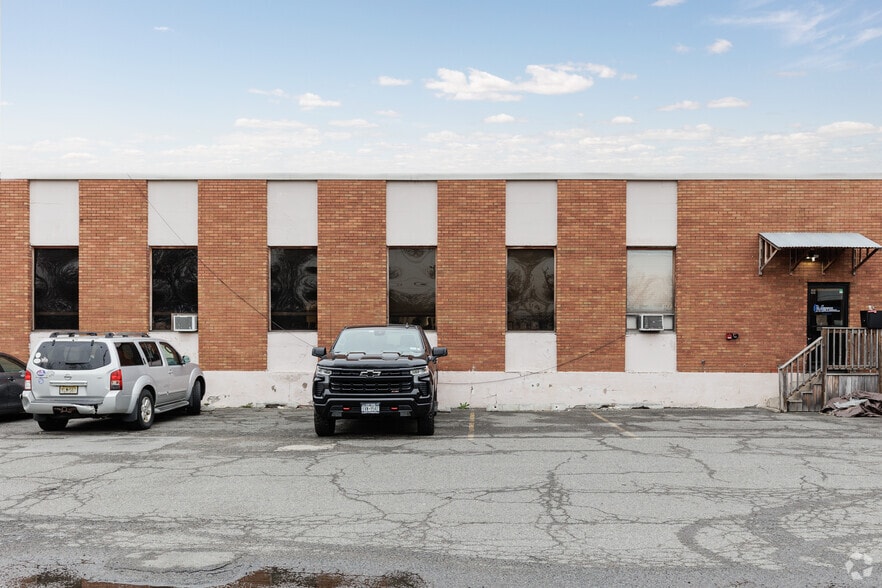 More Photos Of 170 Wesley St, South Hackensack Manufacturing For Lease