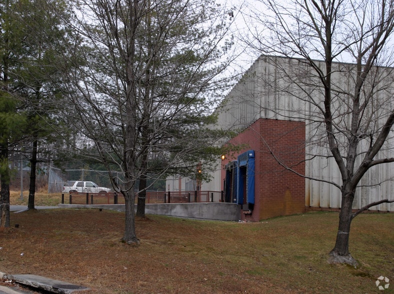 More Photos Of 7552 Accotink Park Rd, Springfield Warehouse For Sale