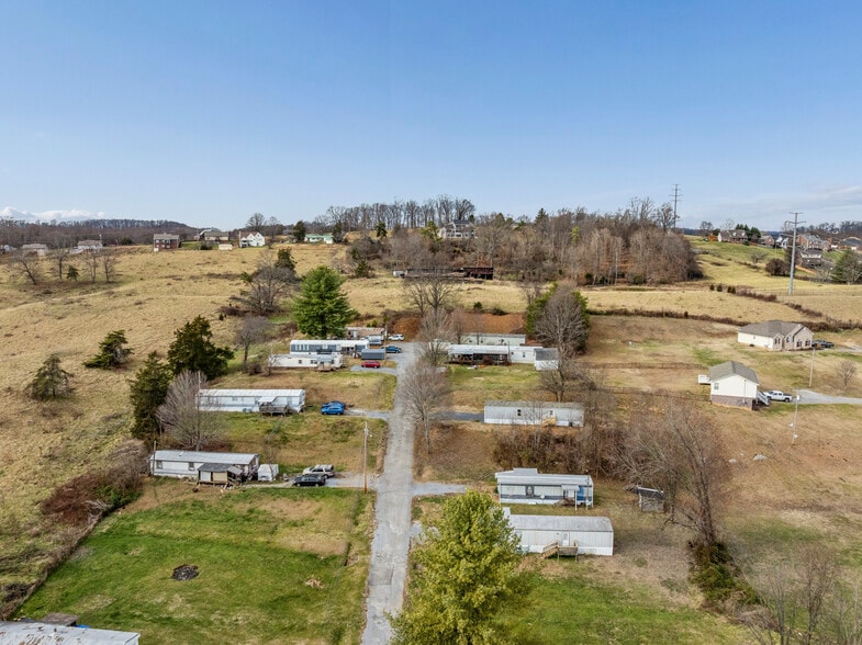 More Photos Of 102 Claude Simmons Rd, Johnson City Manufactured Housing Mobile Home Park For Sale