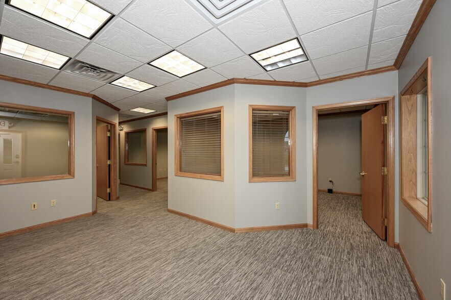 More Photos Of 4067-4083 N Jefferson St, Medina Medical For Lease