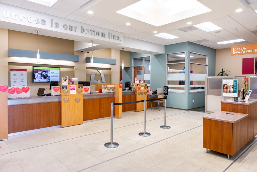 More Photos Of 41 Douglas Dr, Oceanside Unknown For Lease