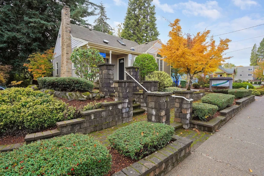 Primary Photo Of 1230 Fairview Ave SE, Salem Office For Sale