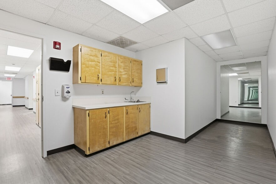 More Photos Of 744 Hartness Rd, Statesville Medical For Sale