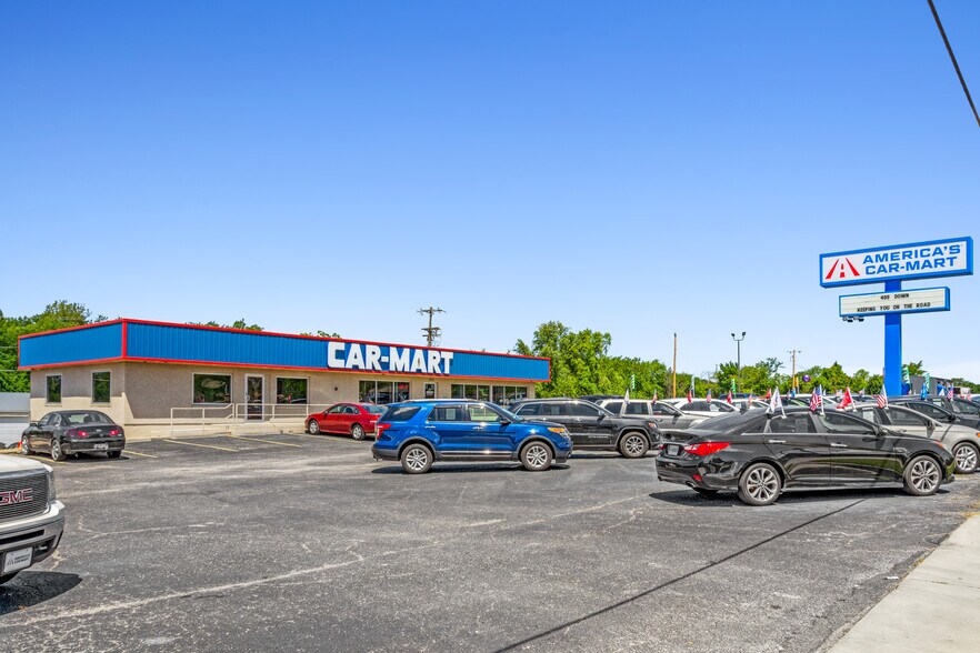 More Photos Of 2502-2506 N State Route 291, Harrisonville Auto Dealership For Lease