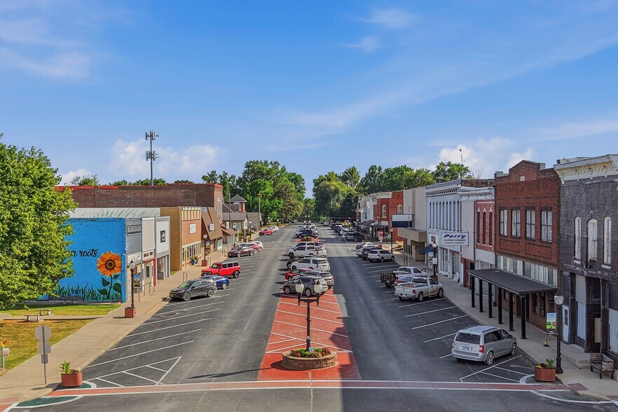 More Photos Of 204 S Broadway, Salisbury Specialty For Sale