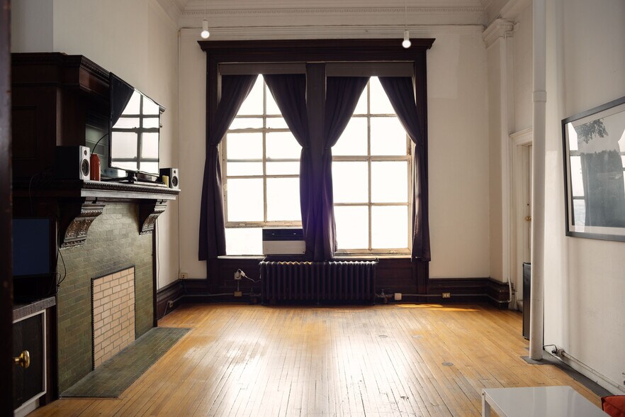 More Photos Of 55 Bethune St, New York Specialty For Lease