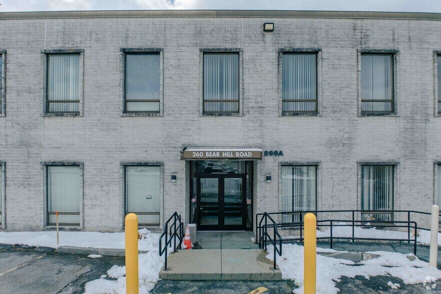 More Photos Of 260 Bear Hill Rd, Waltham Office For Lease