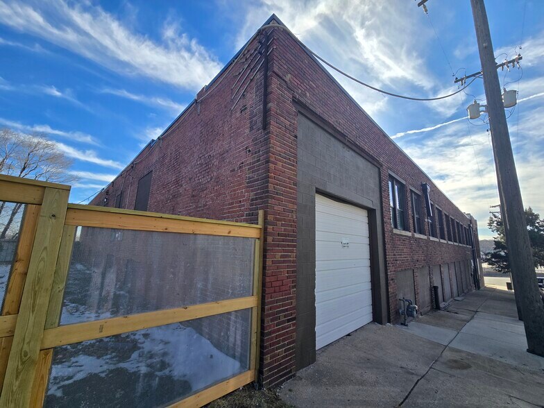 More Photos Of 6100 Wilson Ave, Kansas City Warehouse For Sale