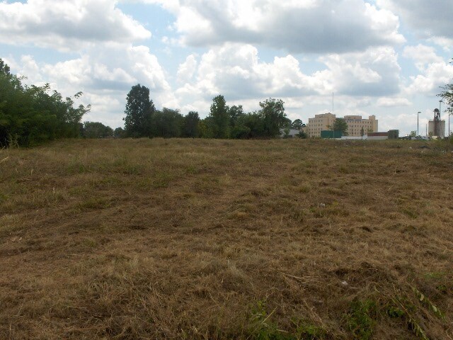 More Photos Of 981 W James Campbell Blvd, Columbia Land For Lease