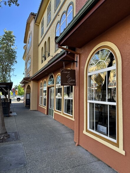 More Photos Of 9057-9061 Windsor Rd, Windsor General Retail For Sale