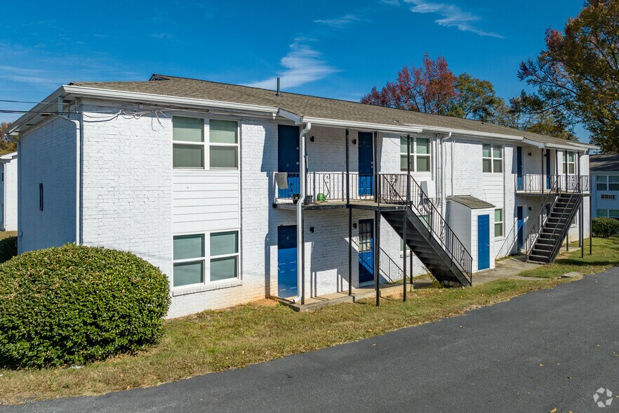 More Photos Of 969 Forest Ave, Forest Park Apartments For Sale