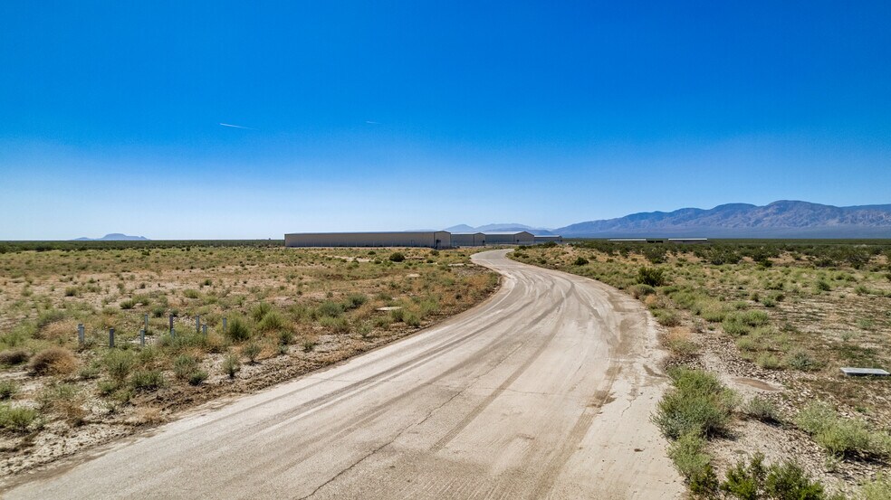 More Photos Of 5500 Lindbergh Blvd, California City Warehouse For Sale