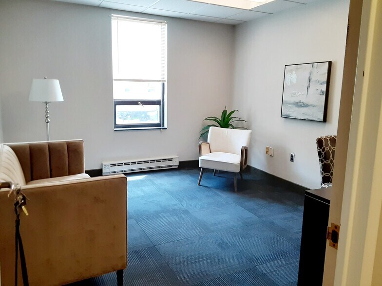 More Photos Of 2121 Eisenhower Ave, Alexandria Office For Lease