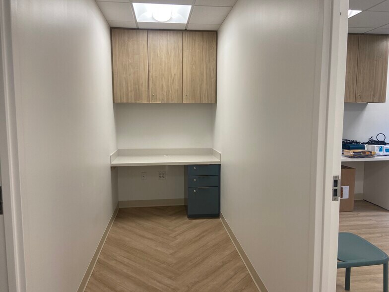 More Photos Of 8603 Westwood Center Dr, Vienna Office For Lease
