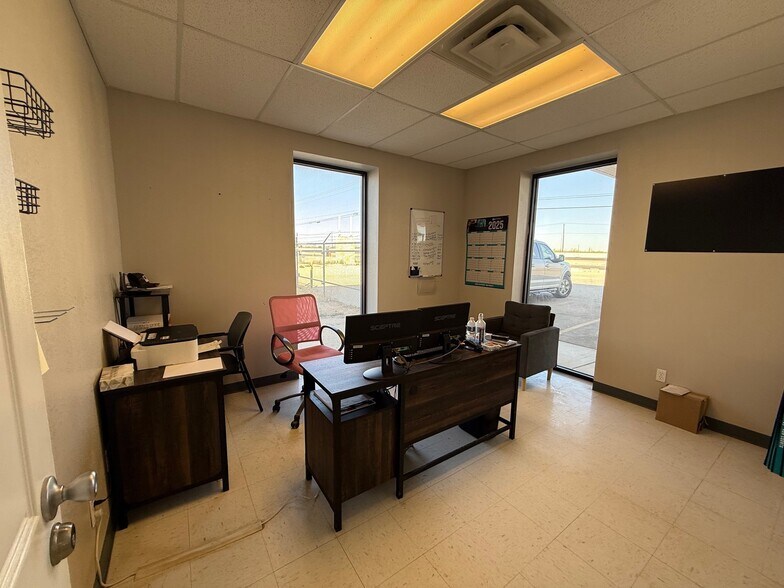 More Photos Of 8415 W Interstate 20, Midland Warehouse For Lease