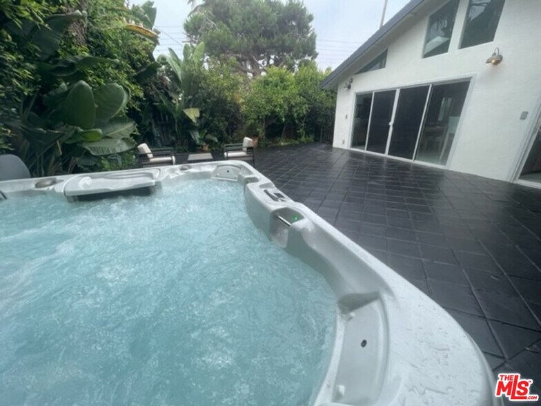 More Photos Of 425 Sunridge St, Playa Del Rey Multifamily For Sale