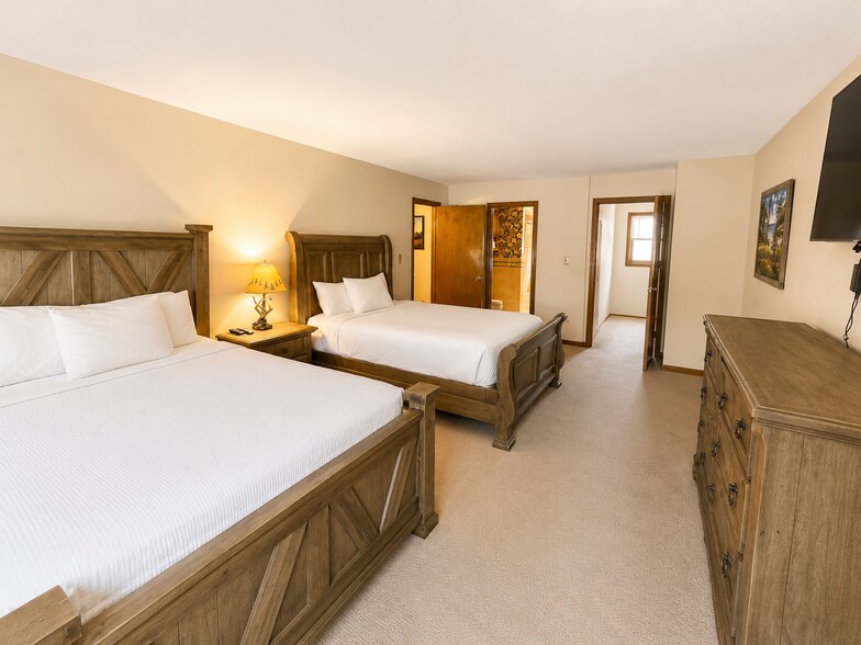 More Photos Of 1545 Us-9, Lake George Hotel For Sale