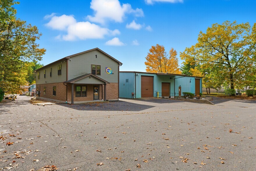 Primary Photo Of 24 Elise St, Westfield Flex For Lease