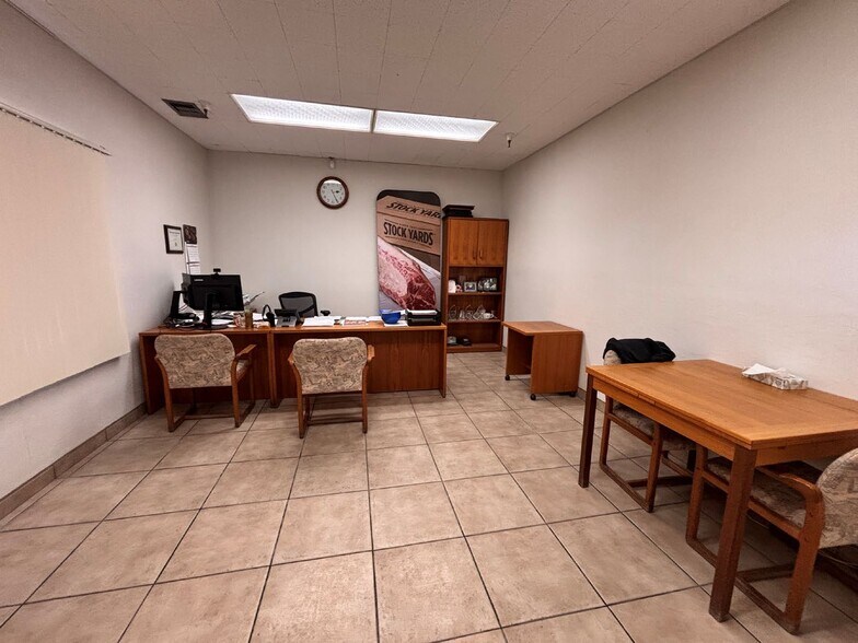 More Photos Of 345 S Kino Pky, Tucson Warehouse For Sale