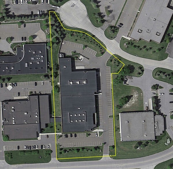 More Photos Of 47632 Halyard Dr, Plymouth Light Manufacturing For Lease