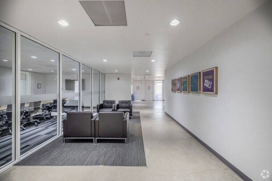 More Photos Of 505 N Sam Houston Pky E, Houston Unknown For Lease