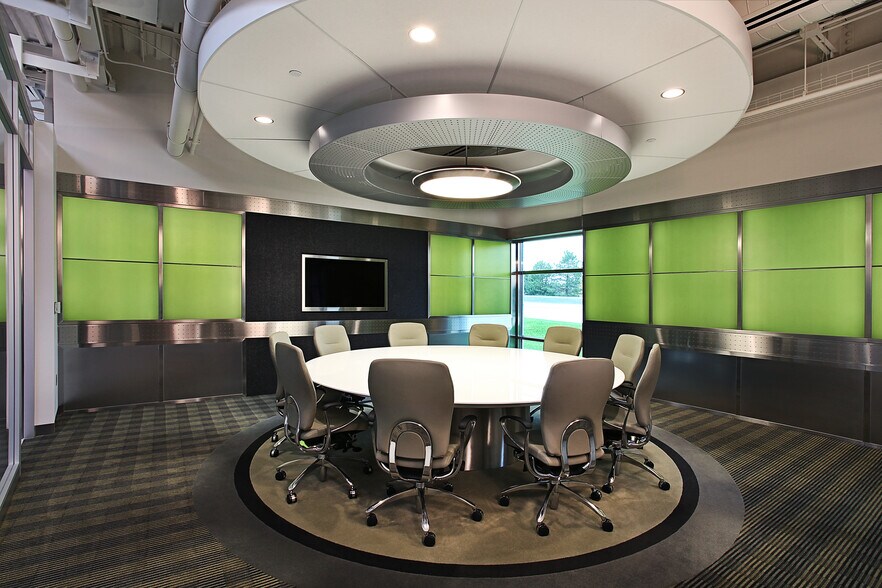 More Photos Of 45525 Grand River Ave, Novi Office For Lease