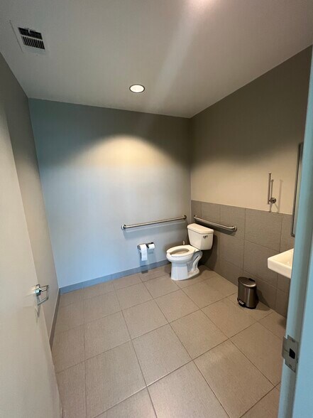 More Photos Of 3111 IH 30, Dallas Light Distribution For Lease