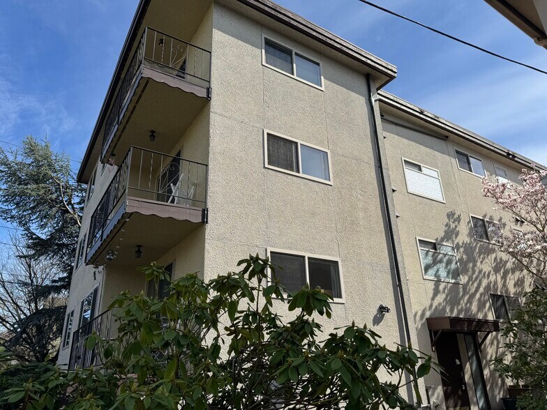 More Photos Of 2401 NW 63rd St, Seattle Apartments For Sale
