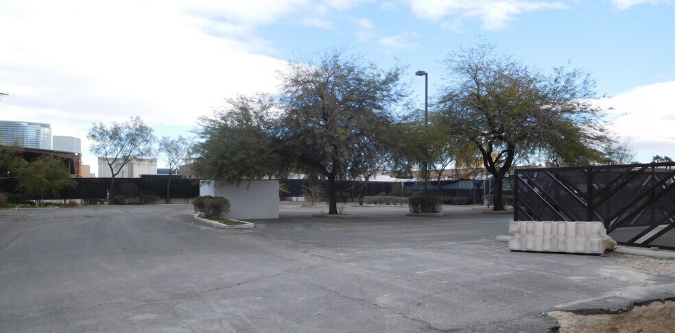 More Photos Of 4636 Wynn Rd, Las Vegas Health Club For Sale