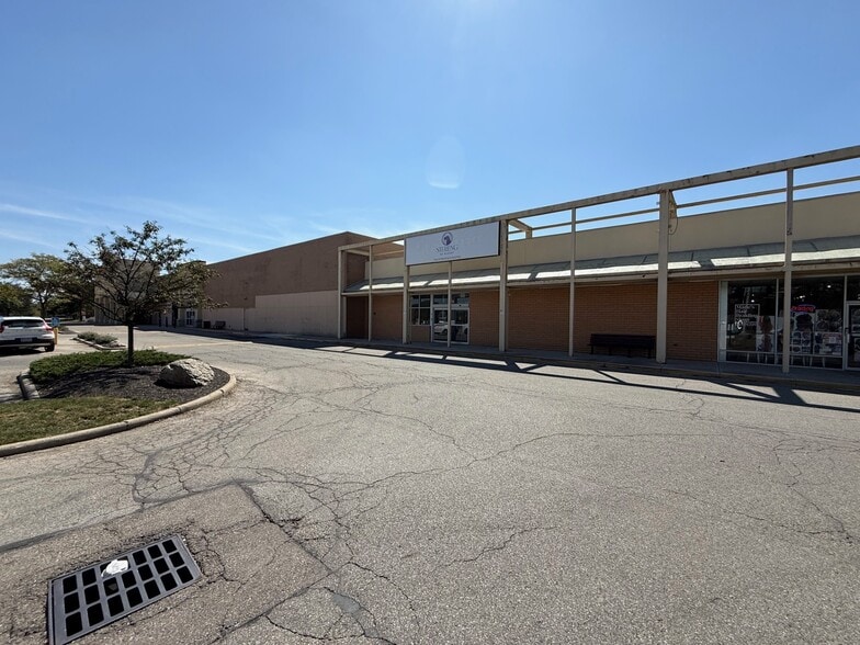 More Photos Of 2507-2551 Schrock Rd, Westerville Unknown For Lease