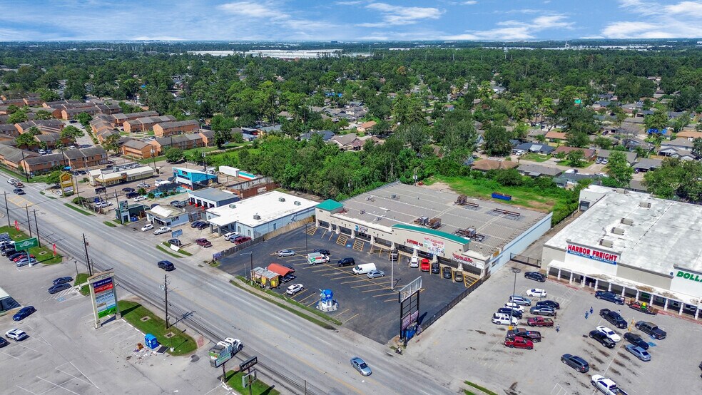More Photos Of 5231 Aldine Mail Rd, Houston General Retail For Lease