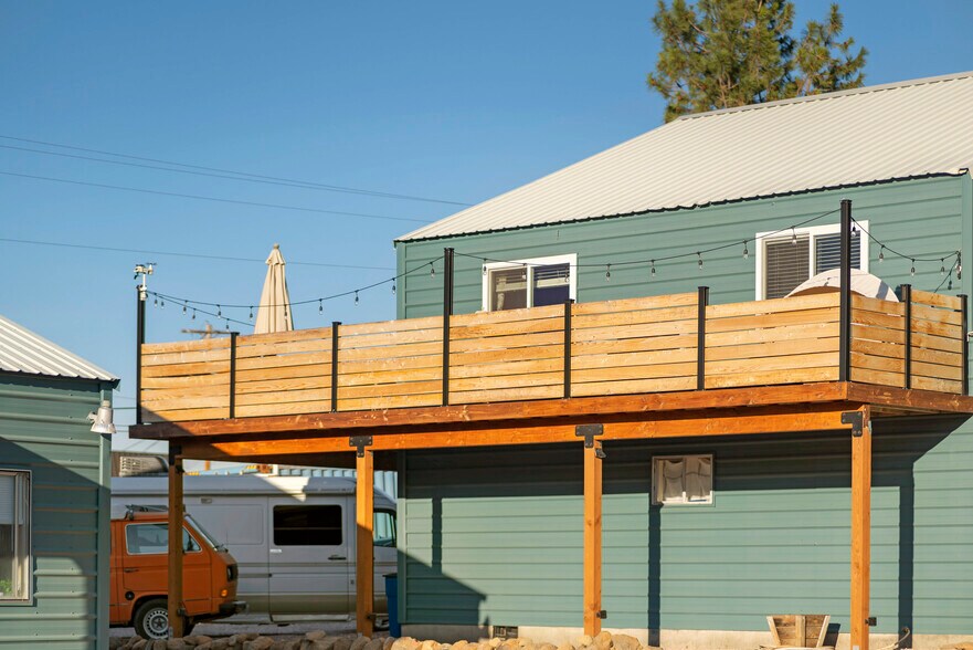 More Photos Of 592 N Sisters Park Ct, Sisters Flex For Sale