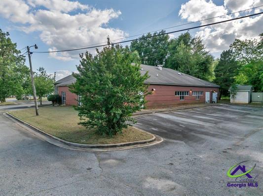 More Photos Of 114 Devaughn Ave, Montezuma Medical For Sale