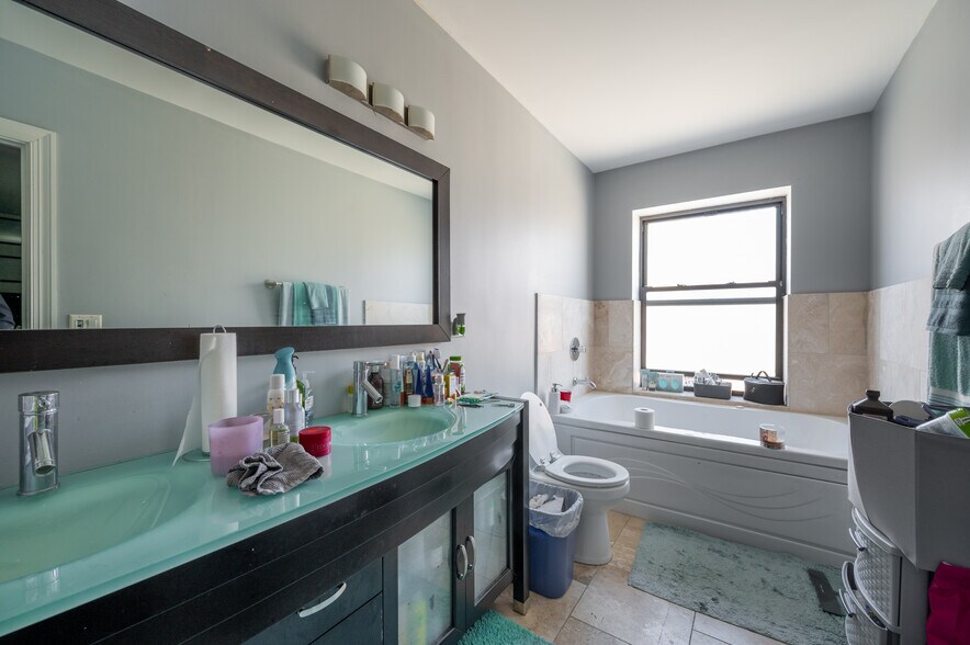 More Photos Of 4627 S Drexel Blvd, Chicago Apartments For Sale